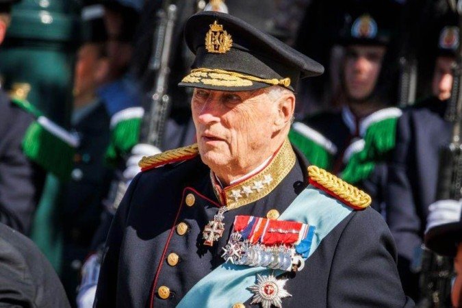 Morto aos 89 anos, rei da Noruega era casado com plebeia e considerado reformista - QTU Questões do Universo