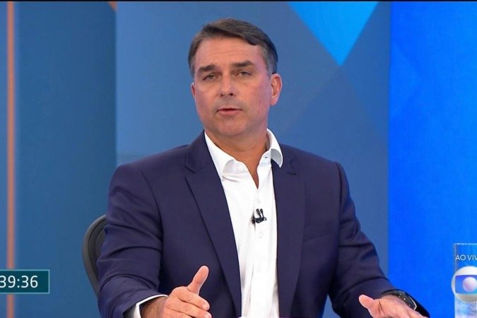 Sabatina de Flávio Bolsonaro na noite desta sexta-feira (28/8) - (crédito: Reprodução/TV Globo) Sabatina de Flávio Bolsonaro na noite desta sexta-feira (28/8) - (crédito: Reprodução/TV Globo)