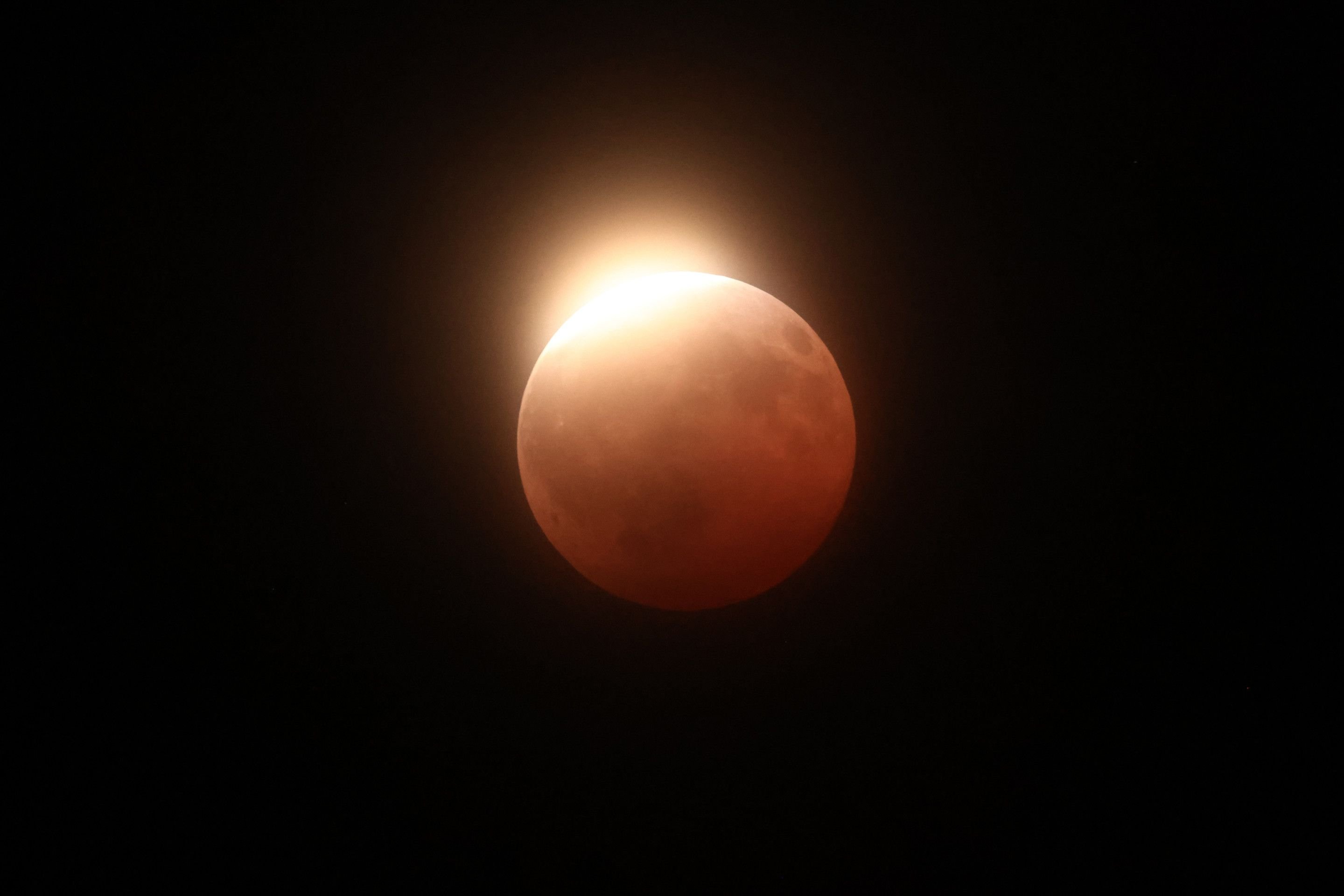  Eclipse visto da Calif&oacute;rnia, Estados Unidos 