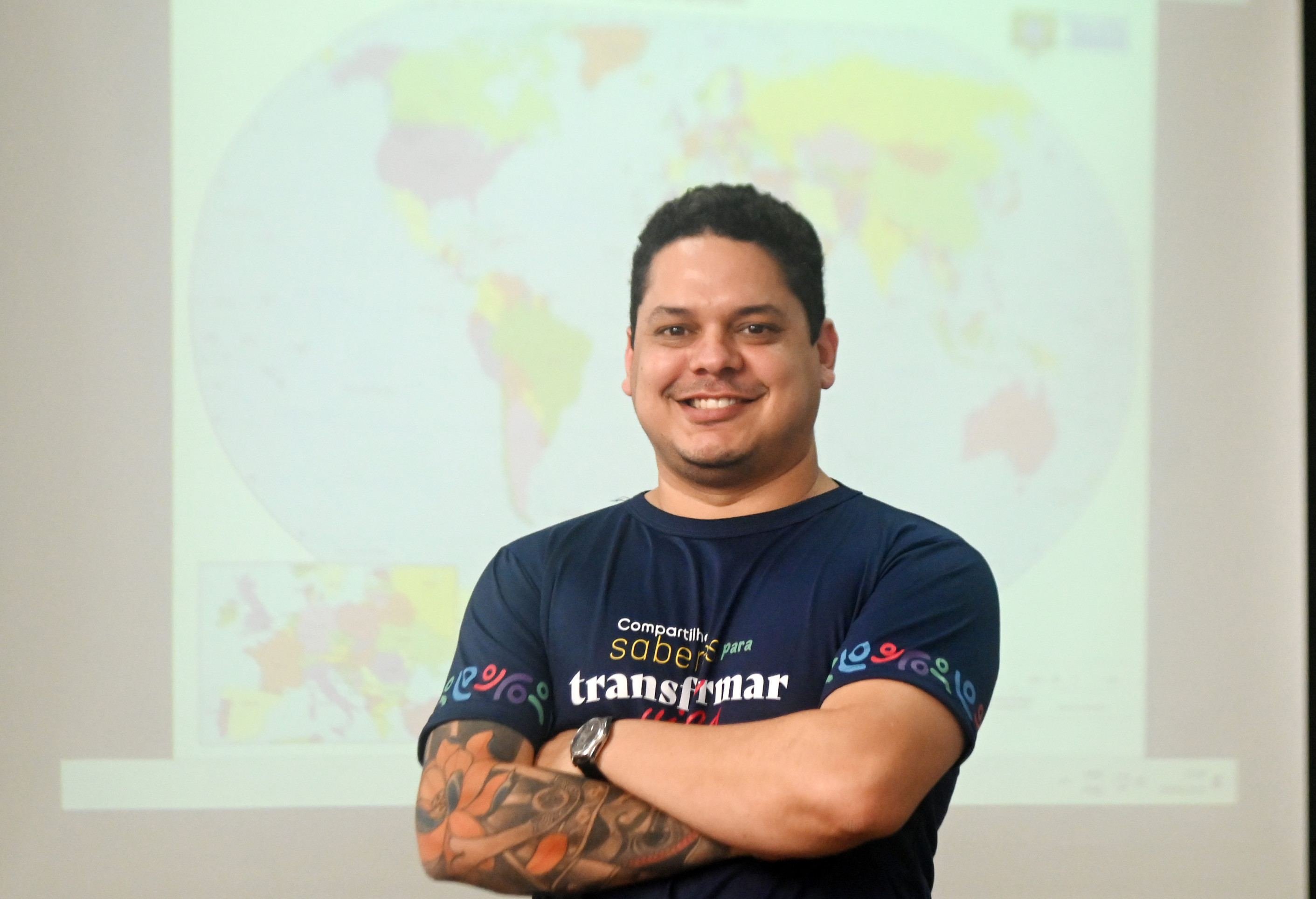 Luiz Henrique, coordenador de extens&atilde;o universit&aacute;ria, explica que a proposta do projeto &eacute; construir v&iacute;nculos e conquistar autonomia