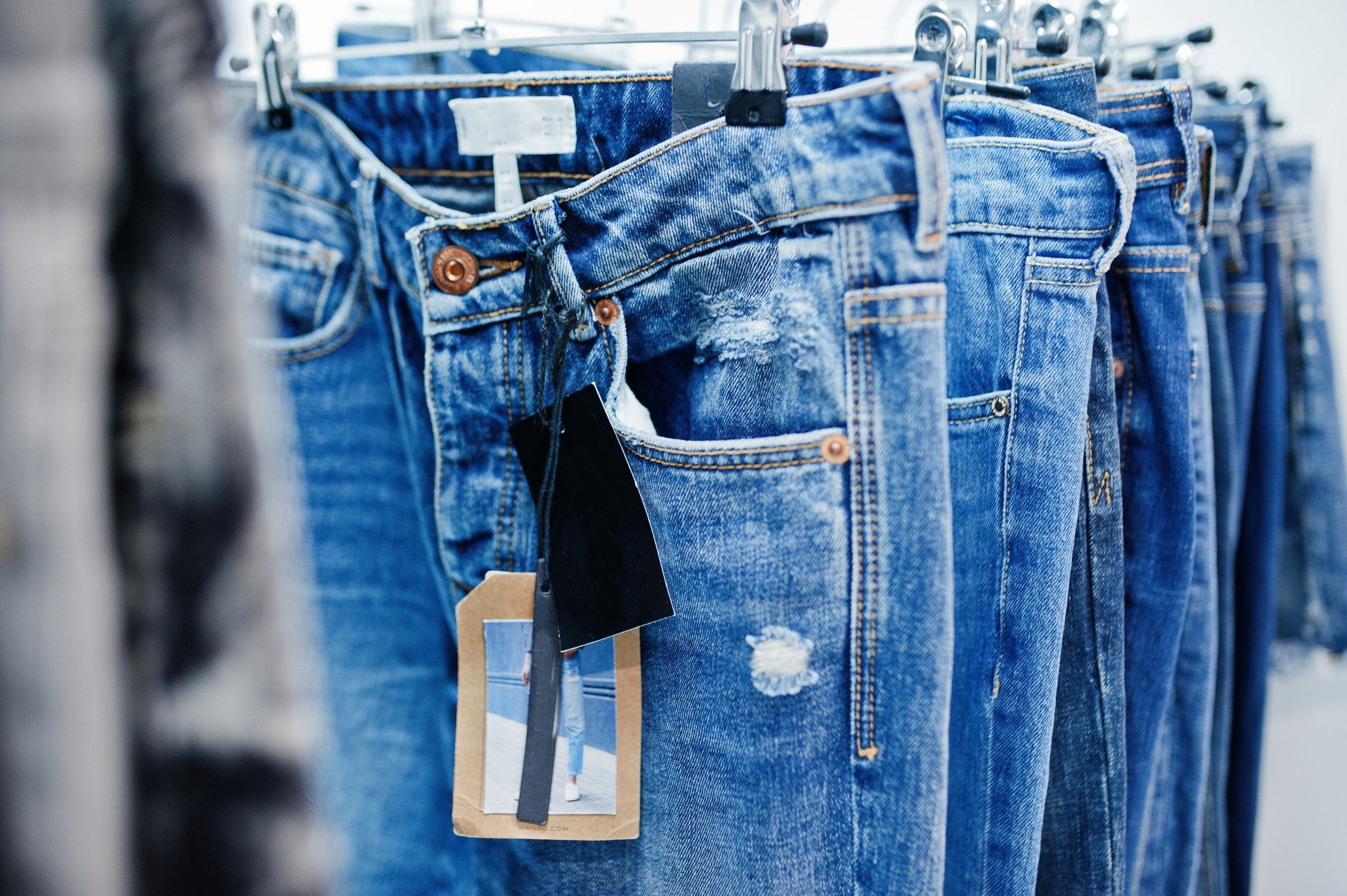 França vai cobrar R$ 54 por jeans vendido pela 