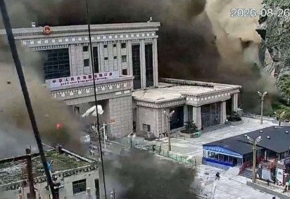 Equipes de resgate trabalham em Shigatse, no Tibete, após inundações e deslizamentos de terra devastadores -  (crédito: Gongga Laisong/China News Service/VCG via Getty Images) -Equipes de resgate trabalham em Shigatse, no Tibete, após inundações e deslizamentos de terra devastadores -  (crédito: Gongga Laisong/China News Service/VCG via Getty Images)