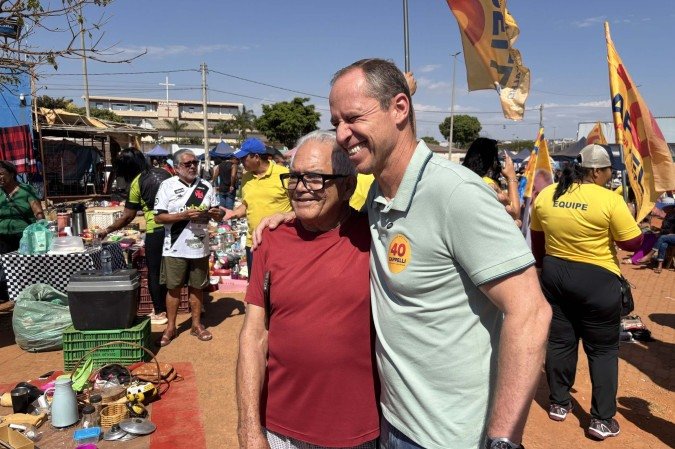 O candidato ao Governo do Distrito Federal, Ricardo Cappelli (PSB) apresenta propostas para moradores e trabalhadores da Cidade Estrutural - (crédito: Divulgação/ Campanha Ricardo Cappelli) O candidato ao Governo do Distrito Federal, Ricardo Cappelli (PSB) apresenta propostas para moradores e trabalhadores da Cidade Estrutural - (crédito: Divulgação/ Campanha Ricardo Cappelli)