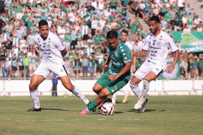 ASA-AL jogou com o regulamento debaixo dos braços e segurou o Gama no Bezerrão - (crédito: Diller Abreu/FFDF) ASA-AL jogou com o regulamento debaixo dos braços e segurou o Gama no Bezerrão - (crédito: Diller Abreu/FFDF)