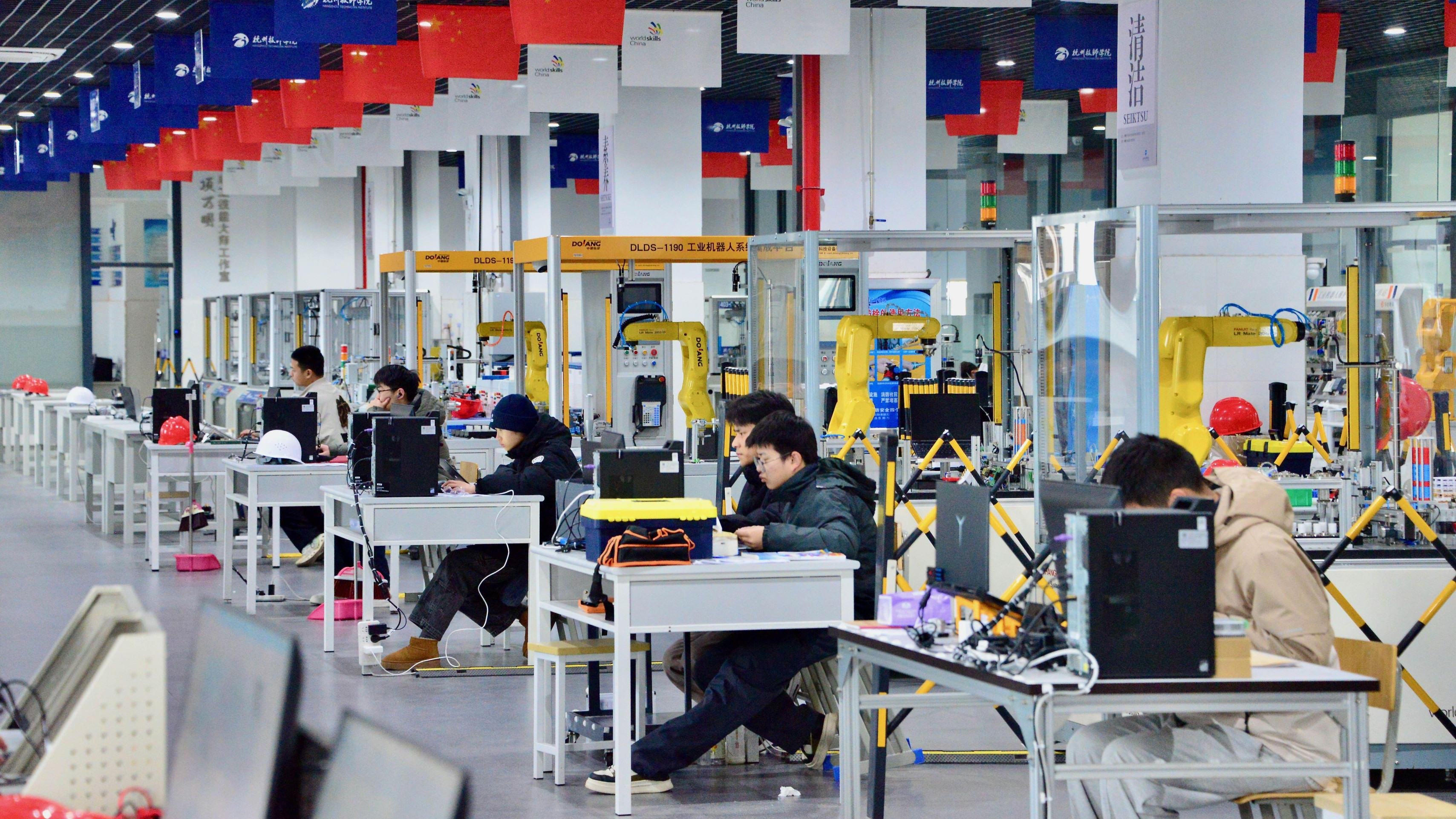 O plano bilionário da China para fazer uma nova revolução industrial com milhões de robôs - QTU Questões do Universo