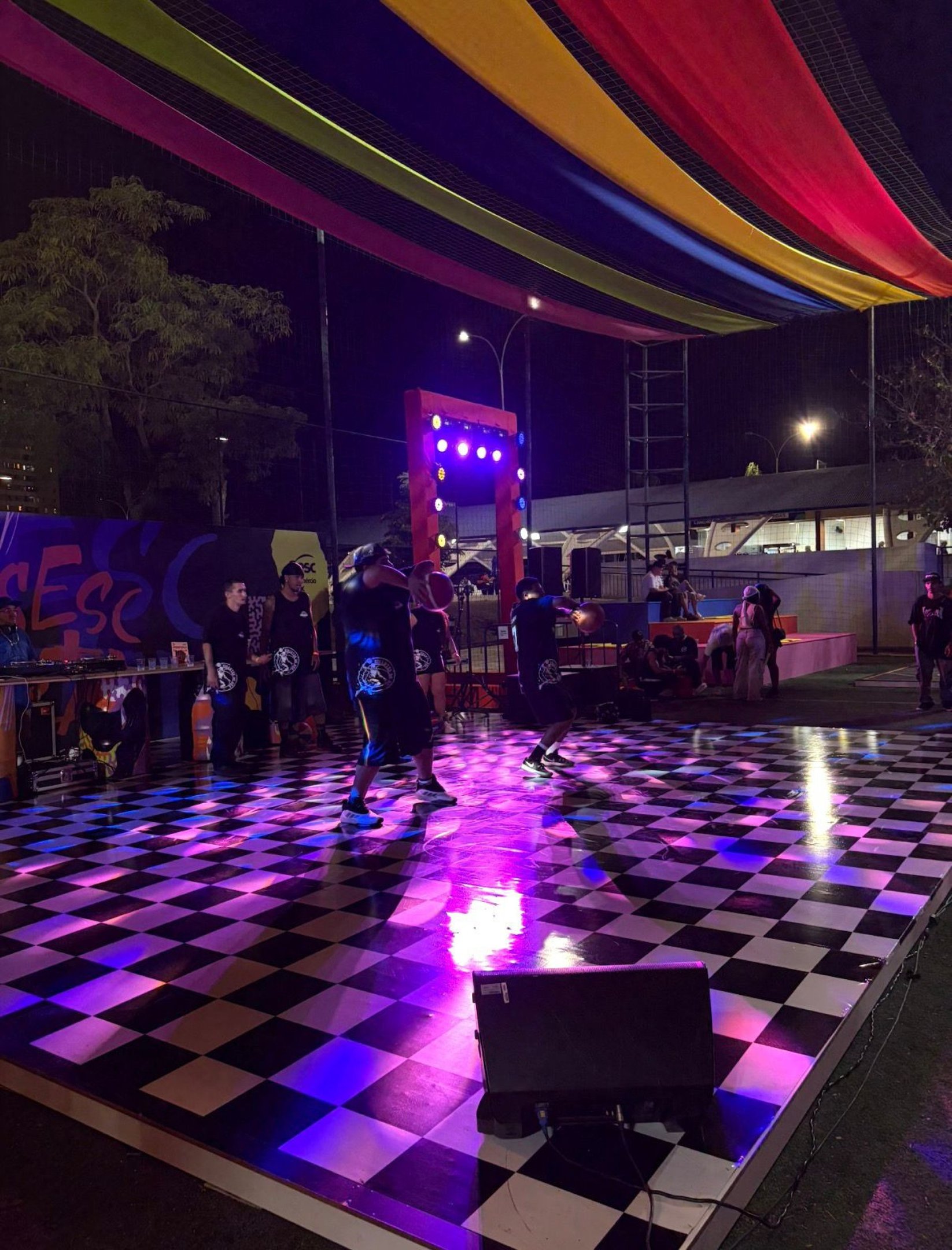Breaking dance no Sesc+Rap
