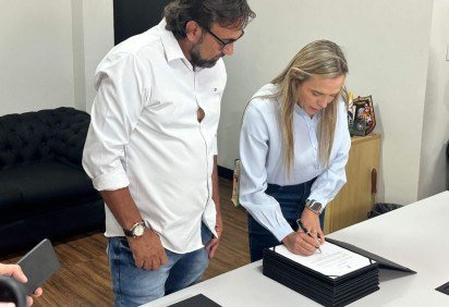 Governadora assinou ordens de serviço para ações de zeladoria -  (crédito: Mila Ferreira/CB/DA Press) -Governadora assinou ordens de serviço para ações de zeladoria -  (crédito: Mila Ferreira/CB/DA Press)