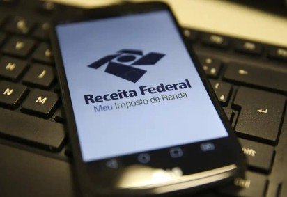 Contribuintes podem consultar a restitui&ccedil;&atilde;o do Imposto de Renda pelo aplicativo da Receita Federal -  (crédito: Marcello Casal Jr/Ag&ecirc;ncia Brasil)