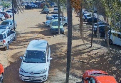 Encontro no estacionamento do JK Shopping foi registrado por câmeras do circuito interno antes do sumiço da vítima -  (crédito: Reprodução) -Encontro no estacionamento do JK Shopping foi registrado por câmeras do circuito interno antes do sumiço da vítima -  (crédito: Reprodução)