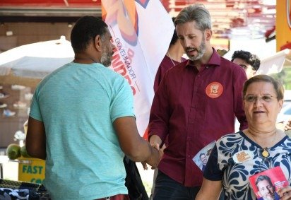O candidato ao governo do Distrito Federal Leandro Grass (PT) defendeu, nesta segunda-feira (31/8), a criação de uma política específica para a população idosa e afirmou que o Núcleo Bandeirante não recebeu, nos últimos anos, os investimentos necessários. -  (crédito: Ana Carolina Alves ) -O candidato ao governo do Distrito Federal Leandro Grass (PT) defendeu, nesta segunda-feira (31/8), a criação de uma política específica para a população idosa e afirmou que o Núcleo Bandeirante não recebeu, nos últimos anos, os investimentos necessários. -  (crédito: Ana Carolina Alves )