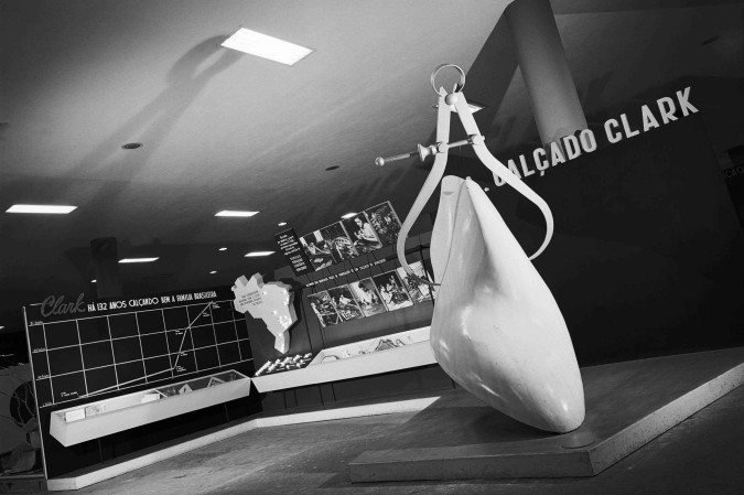  029233HMF048
    Flieg. Tudo que é sólido
Exposição de Hans Gunter Flieg. Curador: Sérgio Burgi. Visitação até 28 de fevereiro, de terça a sexta, das 9h às 18h; sábado, domingo e feriados, das 10h às 19h, no  SESI Lab (ao lado da Rodoviária do Plano Piloto. Ingressos: R$ 20 e R$ 10 (meia). Classificação indicativa livre
