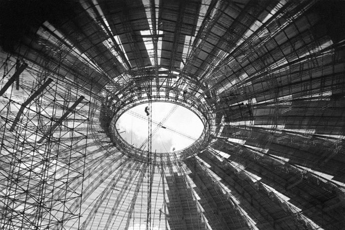  029337PRL004ampFlieg. Tudo que é sólido
Exposição de Hans Gunter Flieg. Curador: Sérgio Burgi. Visitação até 28 de fevereiro, de terça a sexta, das 9h às 18h; sábado, domingo e feriados, das 10h às 19h, no  SESI Lab (ao lado da Rodoviária do Plano Piloto. Ingressos: R$ 20 e R$ 10 (meia). Classificação indicativa livre

    