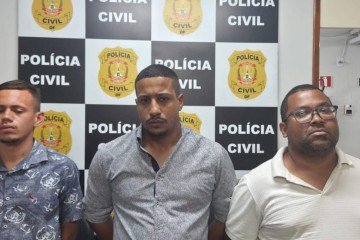 PCDF prende grupo suspeito de usar 'rezas' para furtar cartões de idosos - (crédito: PCDF/Divulgação) PCDF prende grupo suspeito de usar 'rezas' para furtar cartões de idosos - (crédito: PCDF/Divulgação)