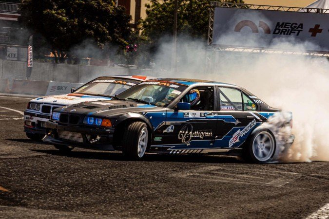 Pela primeira vez, o Mega Drift vai avançar noite adentro, com batalhas realizadas sob as luzes do autódromo - (crédito: Divulgação) Pela primeira vez, o Mega Drift vai avançar noite adentro, com batalhas realizadas sob as luzes do autódromo - (crédito: Divulgação)