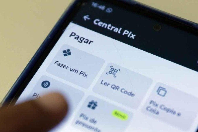 Como é a nova regra do Pix que pode ajudar a inibir golpes - (crédito: Fabio Rodrigues-Pozzebom/ Agência Brasil) Como é a nova regra do Pix que pode ajudar a inibir golpes - (crédito: Fabio Rodrigues-Pozzebom/ Agência Brasil)