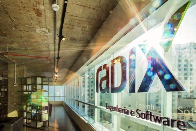 Além de novas contratações, a Radix investe continuamente na capacitação técnica, programas de onboarding e desenvolvimento profissional de seus colaboradores -  (crédito: divulgação)