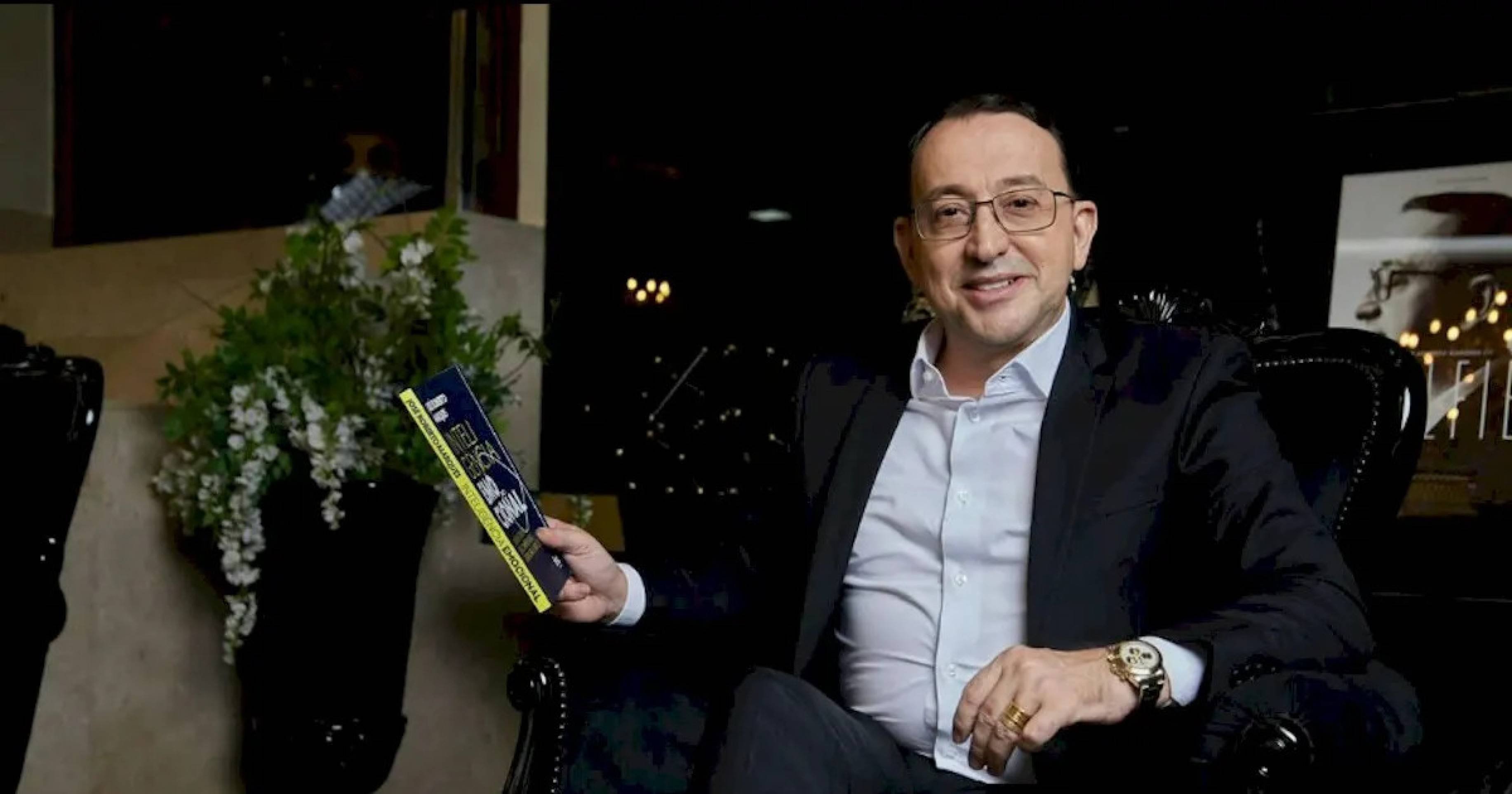 Com mais de 4 milhões de seguidores, José Roberto Marques lança novo livro intitulado Depressão