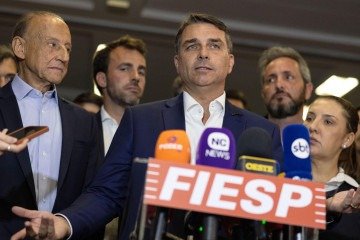 Críticos chamam proposta de Flávio de 'PEC da Escravidão' -  (crédito: Getty Images)