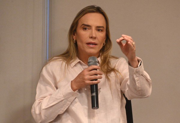 Celina Le&atilde;o mant&eacute;m lideran&ccedil;a com 32% das inten&ccedil;&otilde;es de votos -  (crédito:  Ed Alves/CB/D.A Press)