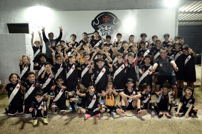 A projeção de chegar ao Vasco, como o zagueiro de Ceilândia Robert Renan, move os meninos da academia cruzmaltina em Vicente Pires - (crédito: Minervino Júnior/CB/D.A.Press) A projeção de chegar ao Vasco, como o zagueiro de Ceilândia Robert Renan, move os meninos da academia cruzmaltina em Vicente Pires - (crédito: Minervino Júnior/CB/D.A.Press)