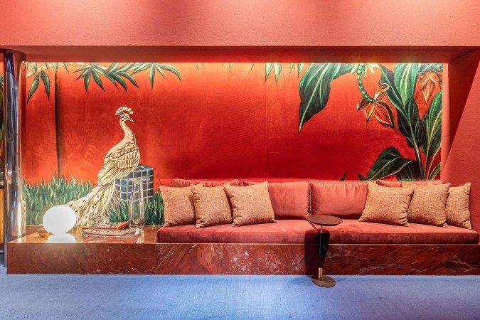 Na Bilheteria Limiar, da Três Arquitetura, na CasaCor, o papel de parede impresso em veludo vai além do revestimento: é uma obra de arte exclusiva assinada pelos profissionais Vinícius Alano e Luciano Pena - (crédito: Edgard Cesar) Na Bilheteria Limiar, da Três Arquitetura, na CasaCor, o papel de parede impresso em veludo vai além do revestimento: é uma obra de arte exclusiva assinada pelos profissionais Vinícius Alano e Luciano Pena - (crédito: Edgard Cesar)