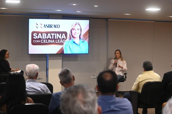 Em sabatinha promovida pela Asbraco, governadora falou sobre infraestrutura - (crédito: ED ALVES/CB/D.A.Press) Em sabatinha promovida pela Asbraco, governadora falou sobre infraestrutura - (crédito: ED ALVES/CB/D.A.Press)