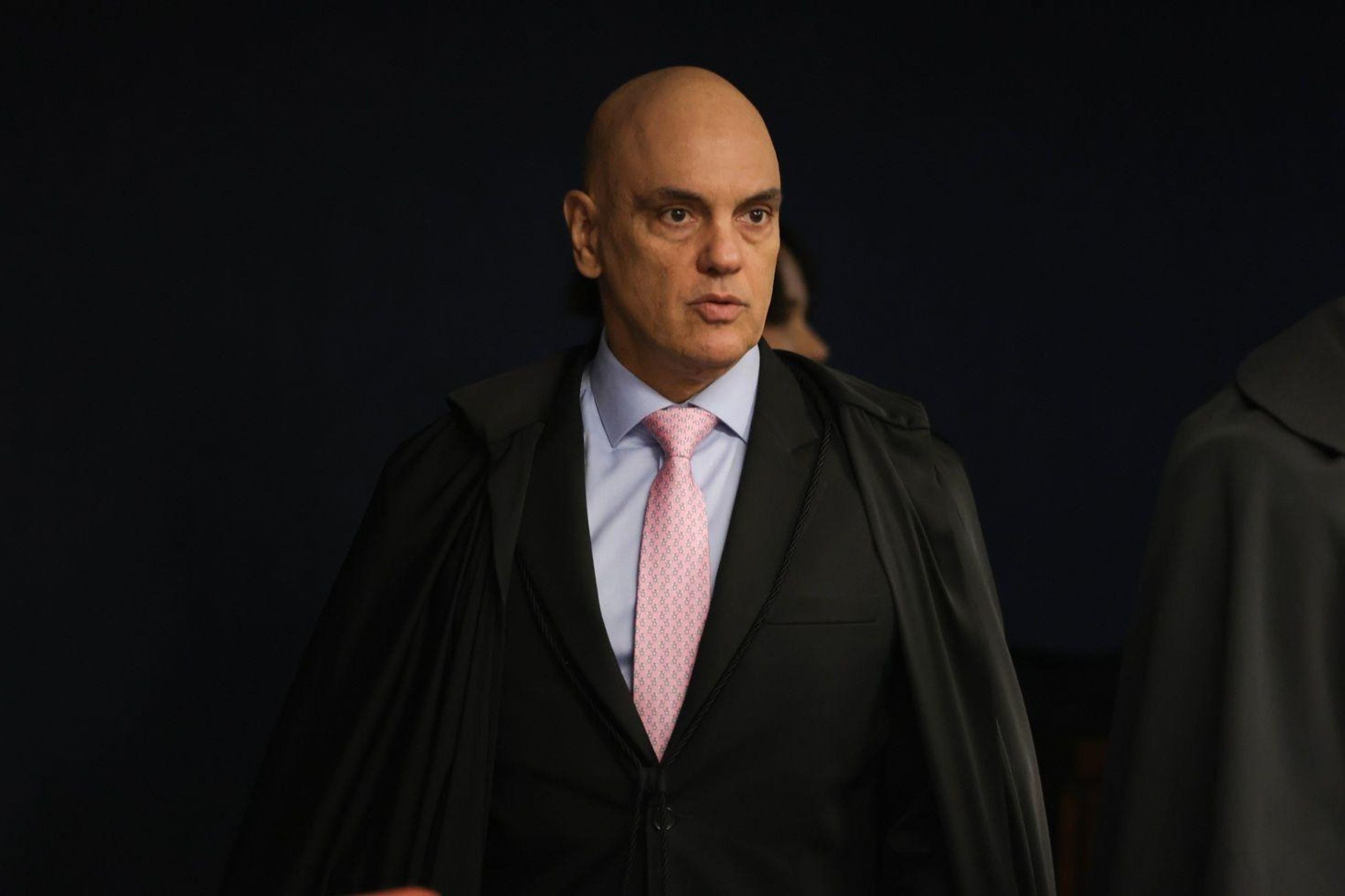 Número usado como contato de Moraes aparece ligado a contas digitais no TikTok e aplicativos de celular - QTU Questões do Universo