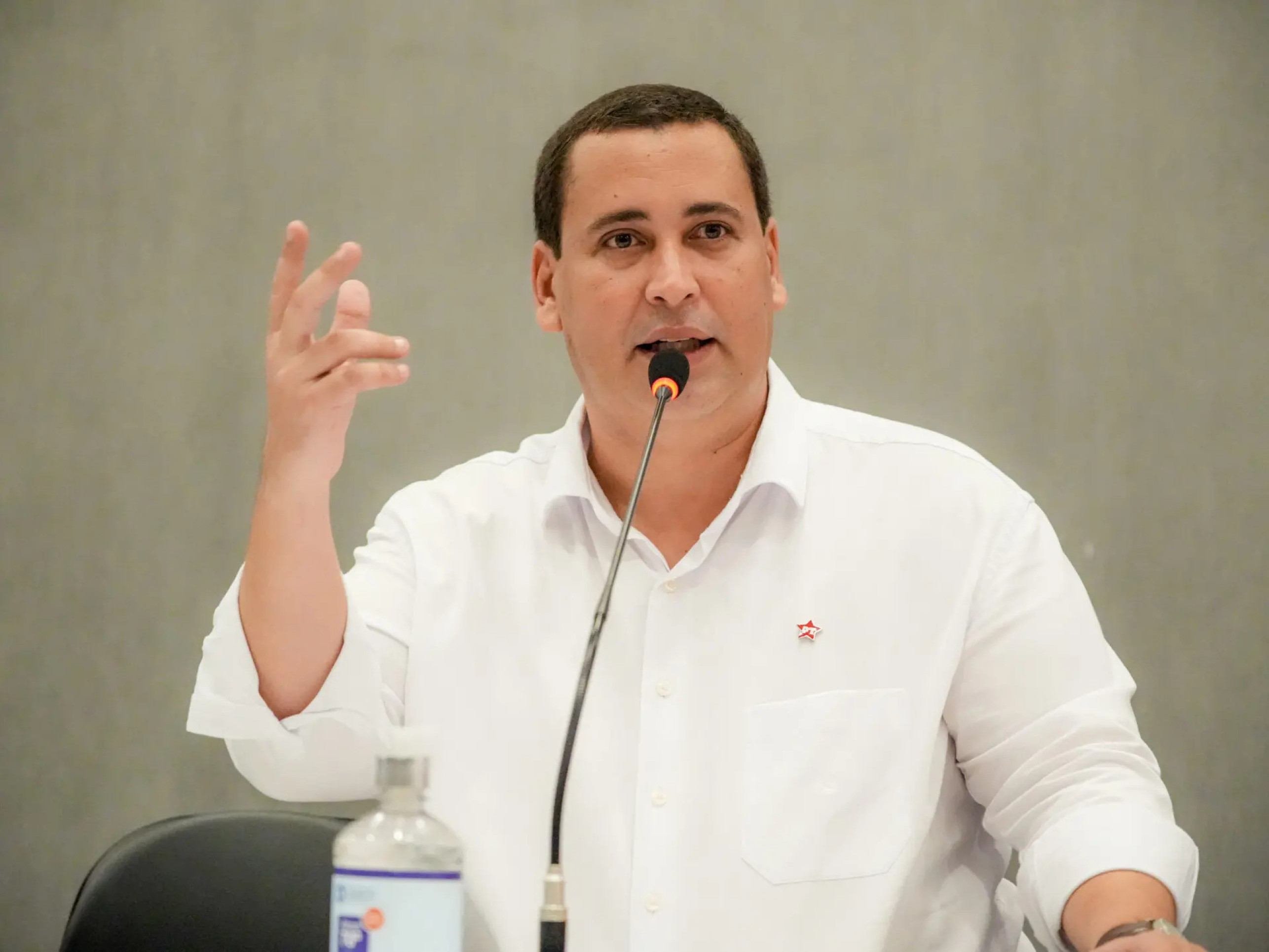 Secretário de Comunicação da legenda, Éden Valadares associou a resistência ao texto a aliados de Flávio Bolsonaro (PL-RJ) -  (crédito: Divulgação/ PT)