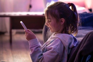 Nesse cenário, a família deixa de ser necessariamente o primeiro lugar onde os filhos procuram uma informação - (crédito: Magnific) Nesse cenário, a família deixa de ser necessariamente o primeiro lugar onde os filhos procuram uma informação - (crédito: Magnific)