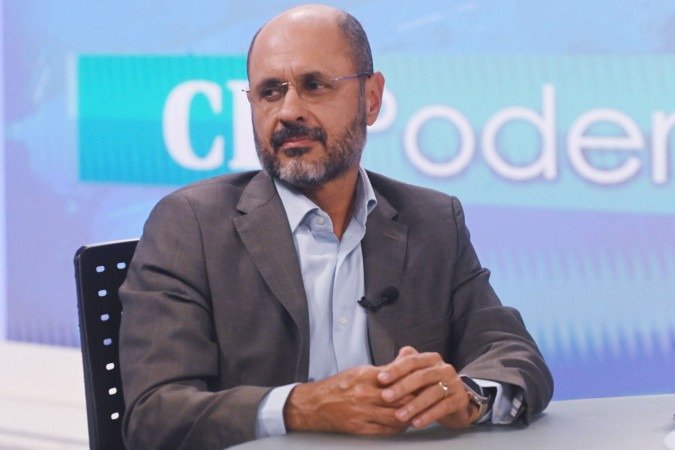Alexandre Garcia afirmou que a participação do presidente Lula de forma mais efetiva, pedindo votos para Leandro Grass, tende a aumentar - (crédito: Ed Alves/CB/D.A Press) Alexandre Garcia afirmou que a participação do presidente Lula de forma mais efetiva, pedindo votos para Leandro Grass, tende a aumentar - (crédito: Ed Alves/CB/D.A Press)