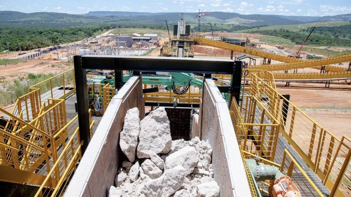 Operação de mineração demonstra a exploração de ativos minerários e o processo de extração de recursos naturais - (crédito: Sigma Lithium/Divulgação) Operação de mineração demonstra a exploração de ativos minerários e o processo de extração de recursos naturais - (crédito: Sigma Lithium/Divulgação)