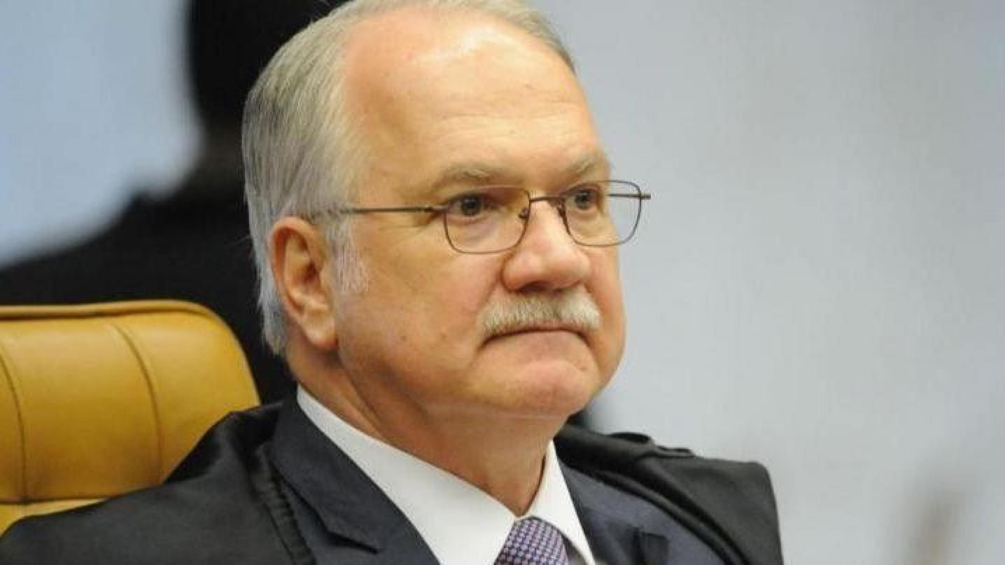 Crise no STF: Fachin quebra silêncio e Moraes acusa Mendonça de crime; entenda novos capítulos - QTU Questões do Universo