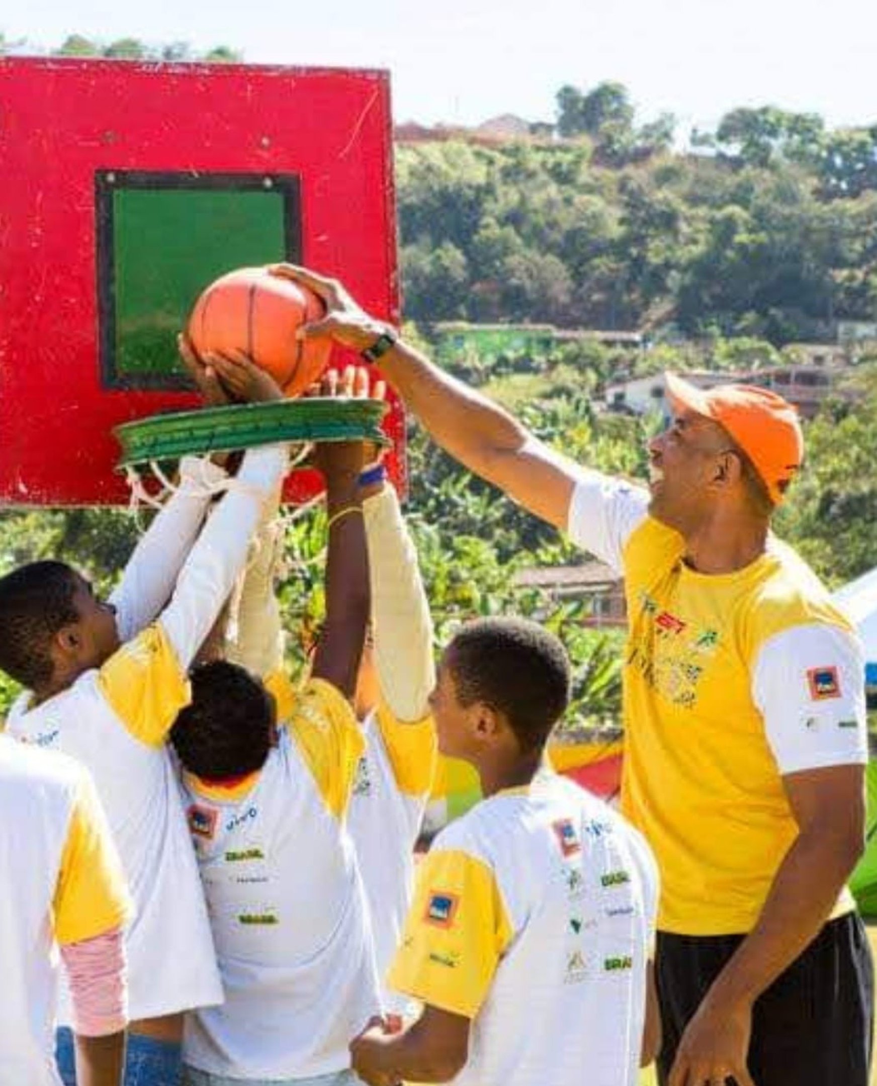 Jo&atilde;o Jos&eacute; Vianna, o Pipoka: de astro do basquete nacional at&eacute; a sala de aula