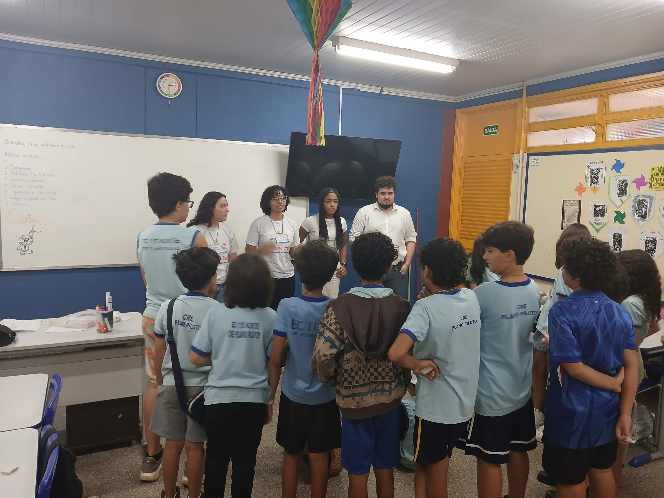 Os encontros entre professores da UnB e alunos da Escola Classe 115 da Asa Norte ocorrem quinzenalmente