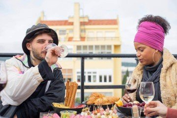 Geralmente, o vinho &eacute; consumido durante as refei&ccedil;&otilde;es, por pessoas com dietas de melhor qualidade e h&aacute;bito, diz o especialista