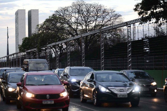 Montagem da estrutura para o Desfile da Indepedência no 7 de Setembro na Esplanada dos Ministérios - (crédito: Minervino Júnior/CB/D.A.Press) Montagem da estrutura para o Desfile da Indepedência no 7 de Setembro na Esplanada dos Ministérios - (crédito: Minervino Júnior/CB/D.A.Press)