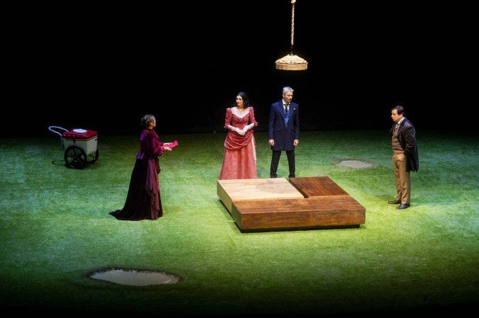 O Deus da Carnificina
Texto de Yasmina Reza. Direção: Rodrigo Portella. Com Angelo Paes Leme, Bianca Byington, Thelmo Fernandes e Anna Sophia Folch