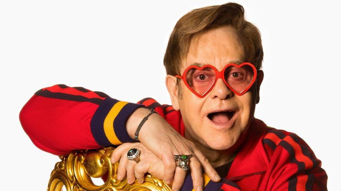 Elton John, conhecido por seu estilo único, promete um show inesquecível em sua aguardada apresentação no Brasil - (crédito: Divulgação.) Elton John, conhecido por seu estilo único, promete um show inesquecível em sua aguardada apresentação no Brasil - (crédito: Divulgação.)