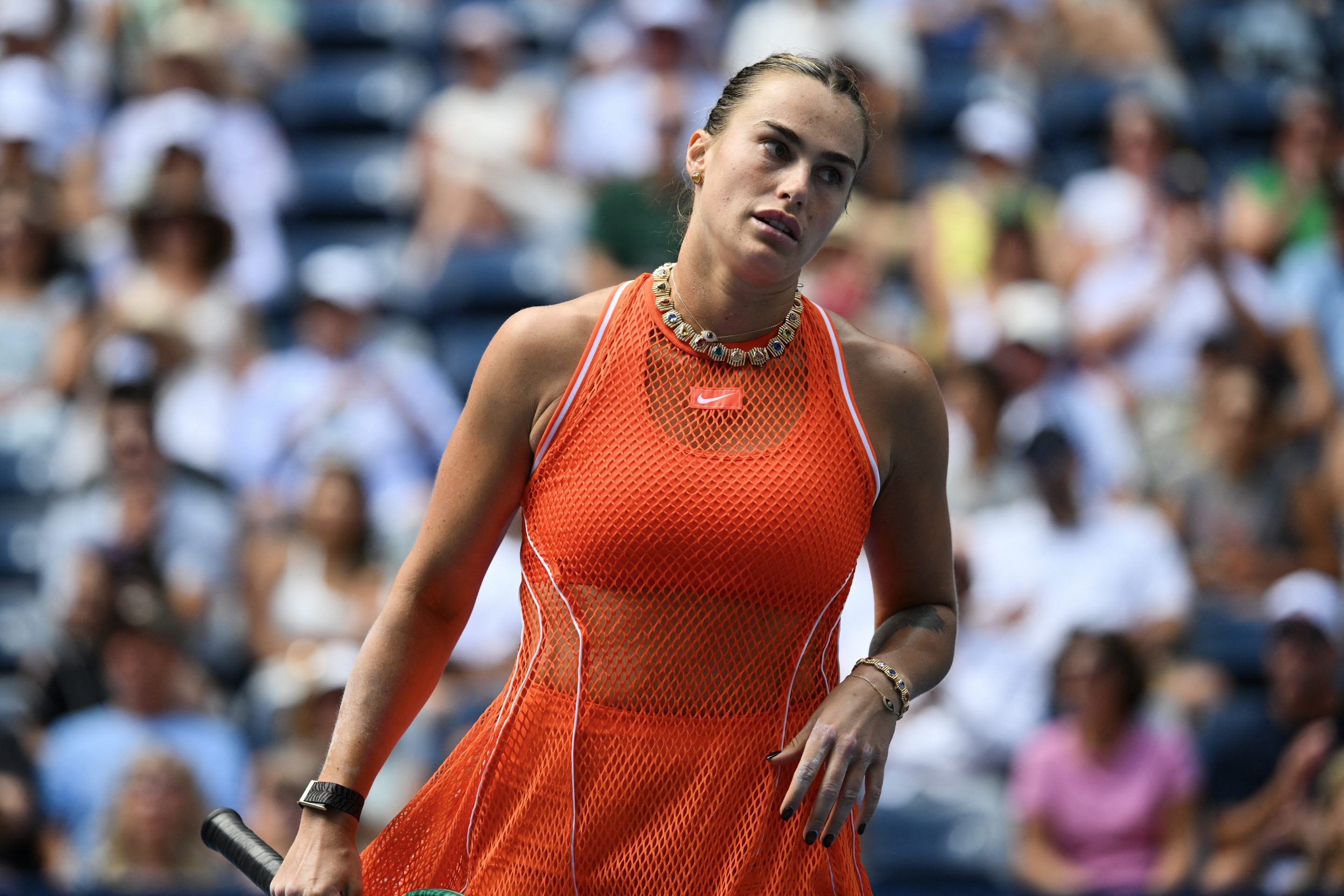 Sabalenka reclama de cheiro de maconha no US Open: 