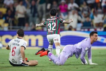 Lucho Acosta sai para comemorar o gol da vitória no clássico carioca, na noite deste sábado - (crédito: Marcelo Gonçalves/Fluminense) Lucho Acosta sai para comemorar o gol da vitória no clássico carioca, na noite deste sábado - (crédito: Marcelo Gonçalves/Fluminense)