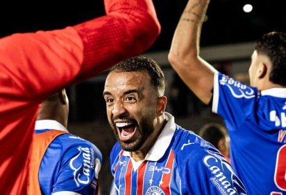 Jogadores do Bahia comemoram a vitória contra o Bragantino -  (crédito: Letícia Martins/EC Bahia) -Jogadores do Bahia comemoram a vitória contra o Bragantino -  (crédito: Letícia Martins/EC Bahia)