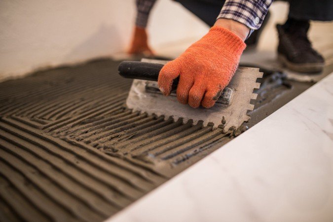 O primeiro passo é ter uma lista detalhada de tudo o que será necessário, desde itens básicos como cimento e areia até acabamentos como pisos e tintas - (crédito: Magnific) O primeiro passo é ter uma lista detalhada de tudo o que será necessário, desde itens básicos como cimento e areia até acabamentos como pisos e tintas - (crédito: Magnific)