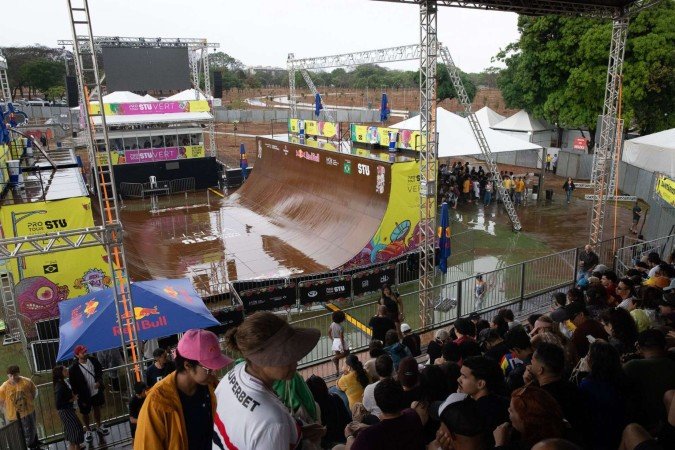  Gui Khuri, campe&atilde;o do STU Bras&iacute;lia 2026. Skate Vert. Parque da Cidade