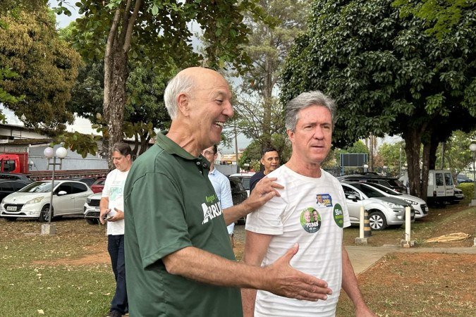 Arruda almoçou com apoiadores no Guará e garantiu que seguirá com candidatura - (crédito: Luana Nogueira/Esp/CB) Arruda almoçou com apoiadores no Guará e garantiu que seguirá com candidatura - (crédito: Luana Nogueira/Esp/CB)