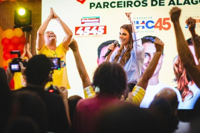 A ex-primeira-dama de Maceió nasceu no Mato Grosso e disputa o Senado por Alagoas, terra natal de seu marido e candidato ao governo João Henrique Caldas (JHC) - (crédito: Assessoria PSDB-AL) A ex-primeira-dama de Maceió nasceu no Mato Grosso e disputa o Senado por Alagoas, terra natal de seu marido e candidato ao governo João Henrique Caldas (JHC) - (crédito: Assessoria PSDB-AL)