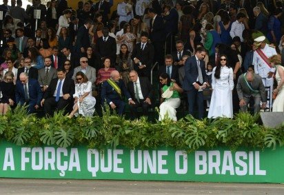 Autoridades no desfile do 7 de Setembro em Brasília -  (crédito: Marcelo Ferreira/CB/D.A Press)