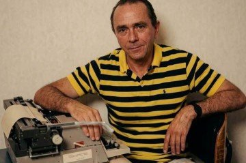 Ao longo da carreira, Okky de Souza acompanhou a ascensão do rock nacional nos anos 1980 e entrevistou artistas como Mick Jagger e Tina Turner -  (crédito: Reprodução/Redes Sociais)