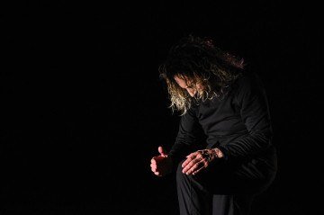 Dalton Trevisan, que tinha um cachorro
Com Denise Stoklos. Direção: Alessandra Maestrini. Sábado, às 21h, na Sala Martins Pena do Teatro Nacional. Ingressos: R$ 200, R$ 140 (meia solidária) e R$ 100 (meia), na Ingresso Digital. Não recomendado para menores de 14 anos
- (crédito: Jessica Cristina) Dalton Trevisan, que tinha um cachorro
Com Denise Stoklos. Direção: Alessandra Maestrini. Sábado, às 21h, na Sala Martins Pena do Teatro Nacional. Ingressos: R$ 200, R$ 140 (meia solidária) e R$ 100 (meia), na Ingresso Digital. Não recomendado para menores de 14 anos
- (crédito: Jessica Cristina)