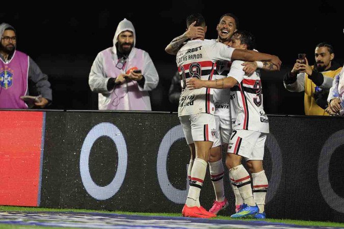 São Paulo emendou duas vitórias seguidas no Brasileirão e foca na Sul-Americana
- (crédito: Paulo Pinto / São Paulo FC) São Paulo emendou duas vitórias seguidas no Brasileirão e foca na Sul-Americana
- (crédito: Paulo Pinto / São Paulo FC)