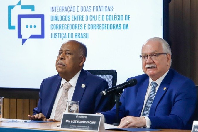 Fachin (D), em sessão do CNJ: Fachin (D), em sessão do CNJ: